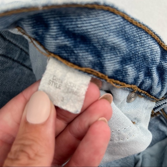 ARIZONA JEAN Company Juniors Jean Shorts with Flower accents Vintage  size: 3 - Picture 4 of 7